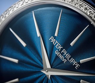 Patek Philippe Calatrava Ref. 4997/200G-001 White Gold - Artistic