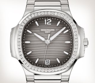 Patek Philippe Nautilus Ref. 7118/1200A-011 Stainless Steel - Artistic