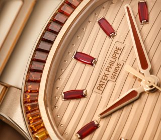 Patek Philippe Nautilus Ref. 7118/1300R-001 Rose Gold - Artistic