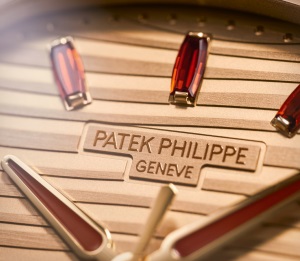 Patek Philippe Nautilus Ref. 7118/1300R-001 Rose Gold - Artistic