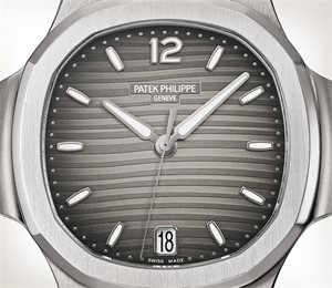 Patek Philippe Nautilus Ref. 7118/1A-011 Stainless Steel - Artistic