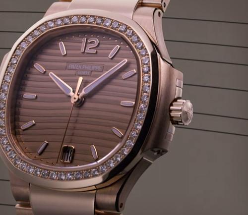 Patek Philippe Nautilus Ref. 7118/1200R-010 Rose Gold