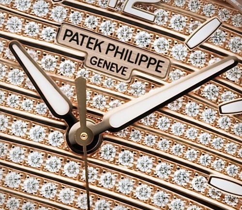 Patek Philippe Nautilus Ref. 7118/1450R-001 Rose Gold